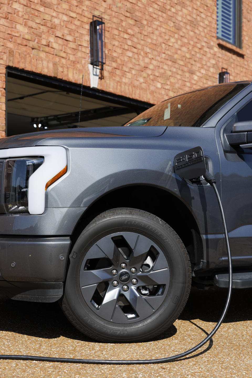 Una F-150 Lightning de Ford en una obra de Grade A Construction en Hendersonville, Tennessee, el 10 de julio de 2023. (Brett Carlsen/The New York Times)
