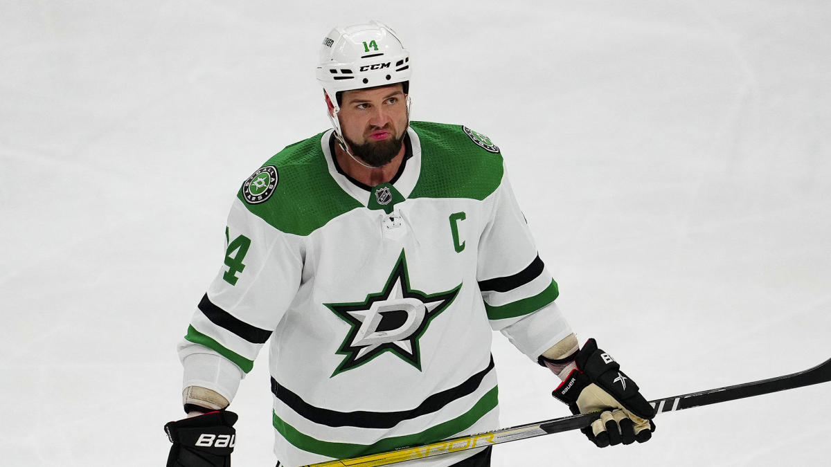 Stars-kapitein Jimmy Penn werd uit Game Three gestuurd om Mark Stone te bekijken voor de Golden Knight