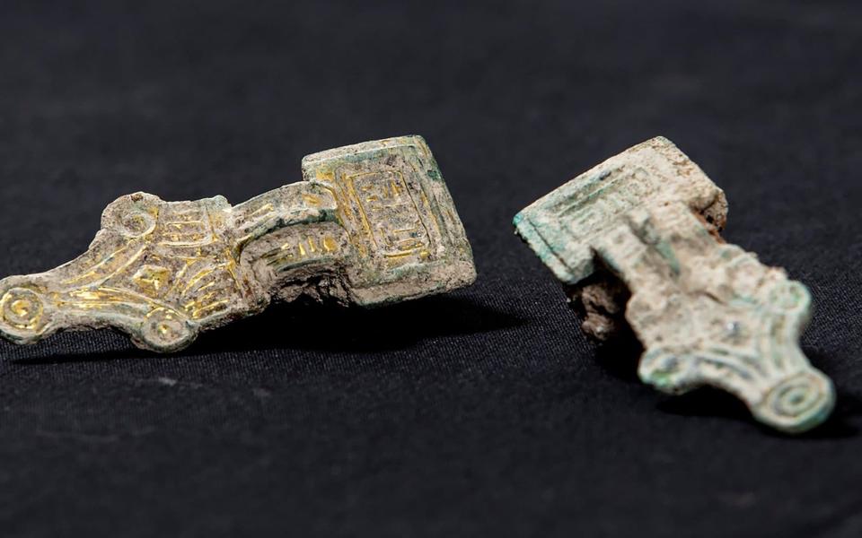 A set of copper alloy square-headed brooches, decorated with gold gilt, from the 5th or 6th century - PA