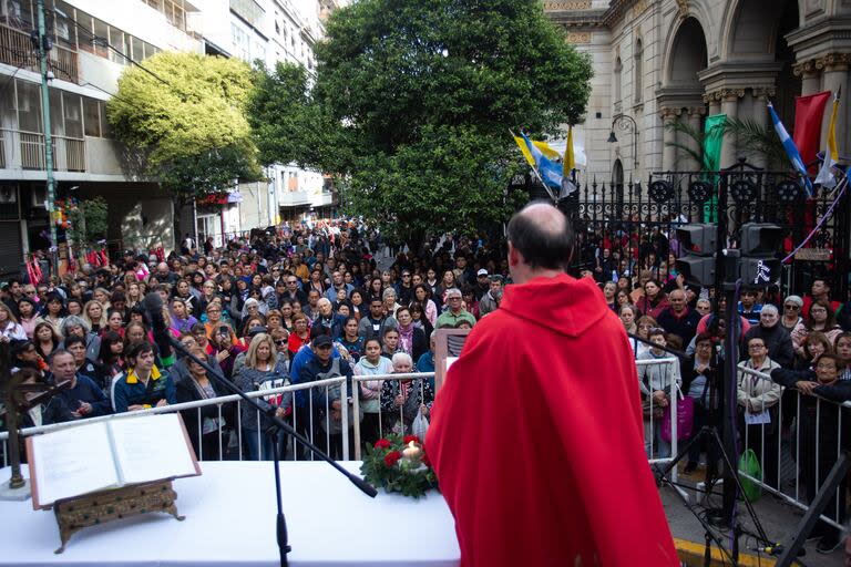 Como cada 19 de abril, se venera a San Expedito y se le reza para pedirle acompañamiento en las situaciones más difíciles