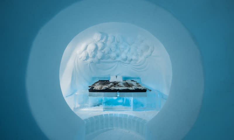 <p>Una propuesta para los amantes del arte y del frío. Sus originales diseños están todos realizados con hielo. <em>/ Foto: www.icehotel.com</em> </p>