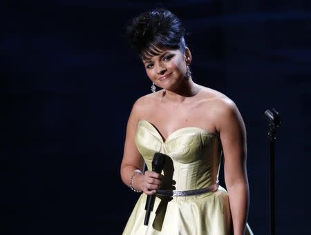 Norah Jones performs the song "Everybody Needs A Best Friend" from the film "Ted" at the 85th Academy Awards in Hollywood, California February 24, 2013. REUTERS/Mario Anzuoni