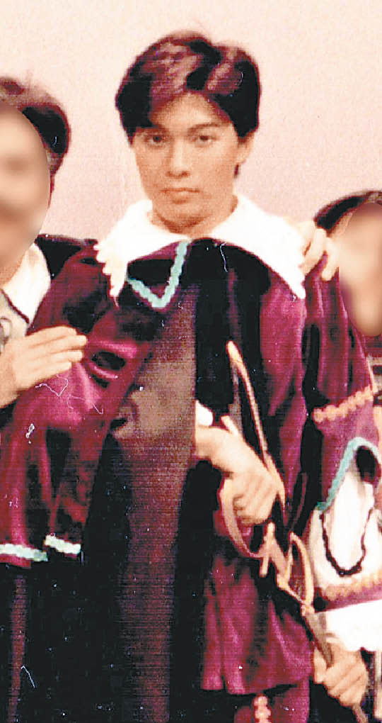 鄧炳強就讀中大時是劇社主席，曾擔任男主角。