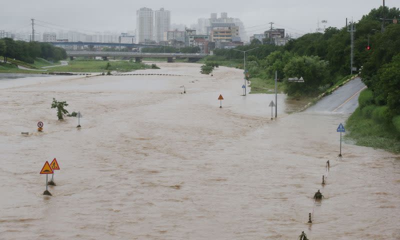 暴雨侵襲韓國 首爾逾4千戶停電