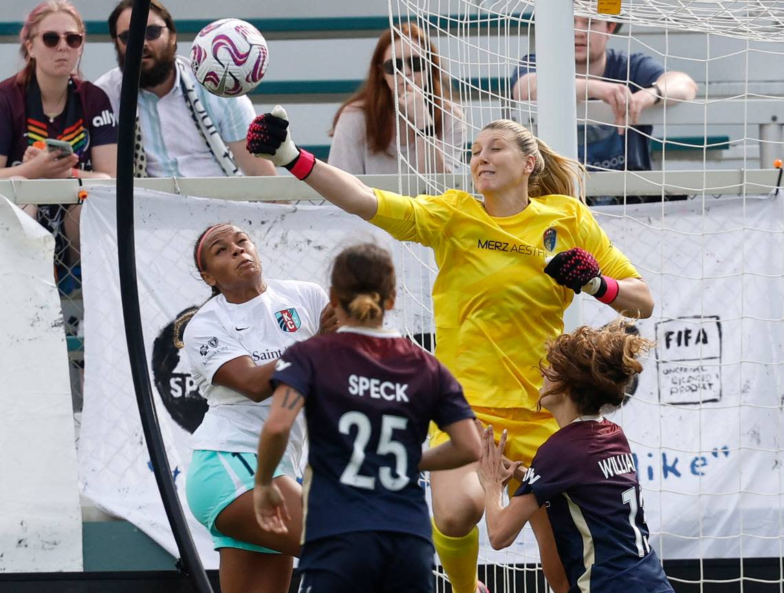 North Carolina goalkeeper Casey Murphy (1) knocks the ball away from Kansas City forward Michelle Cooper (17) during the second half of the Courage’s 1-0 victory over the Kansas City Current at WakeMed Soccer Park in Cary, N.C., Saturday, March 25, 2023. Ethan Hyman/ehyman@newsobserver.com