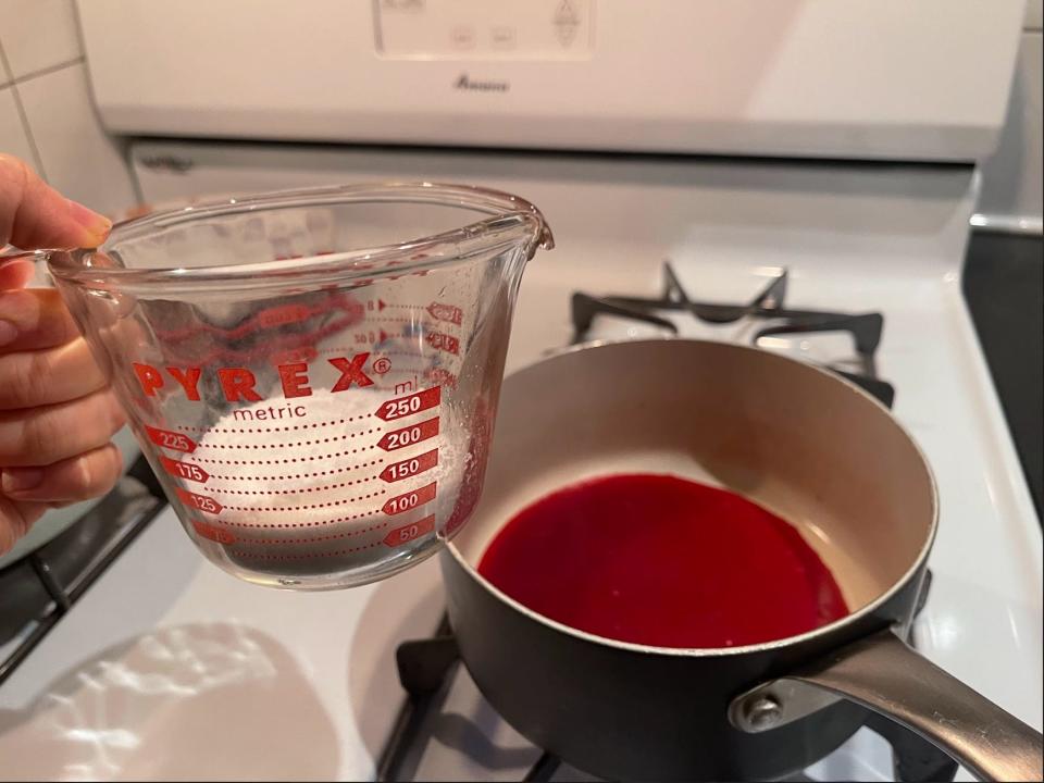 1/4 cup of sugar and a pot of blackberry glaze.