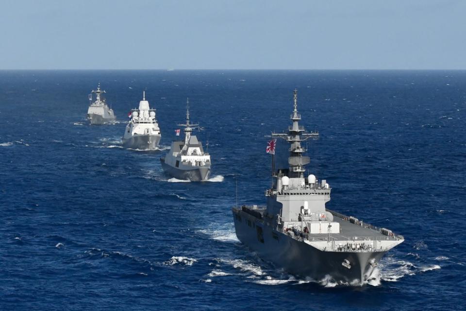25日，荷蘭皇家海軍在社群媒體上分享多國軍艦前往環太平洋演習的照片。（圖／翻攝自X@kon_marine）