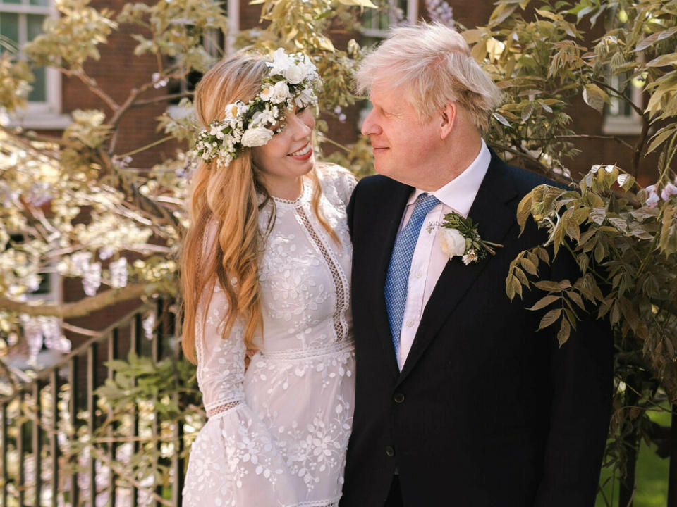 Ein von der Downing Street zur Hochzeit von Boris Johnson und seiner Ehefrau Carrie veröffentlichtes Bild. (Bild: Rebecca Fulton / Downing Street via Getty Images)