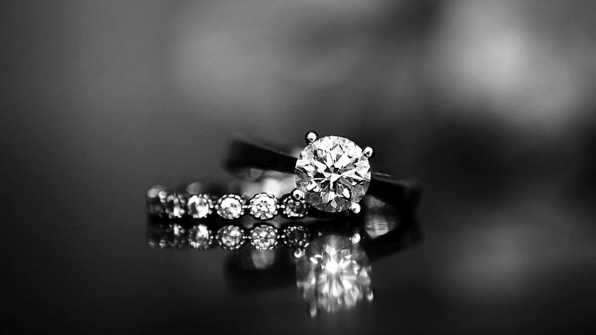 Keyzar · When size really matters: How an engagement ring should fit