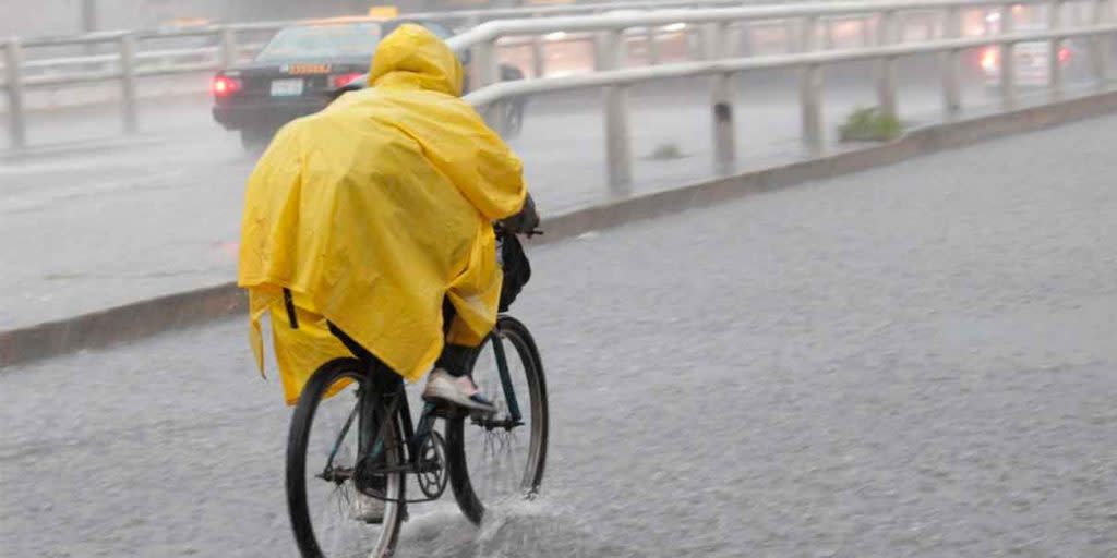 Lluvias fuertes acompañadas y descargas eléctricas en Puebla