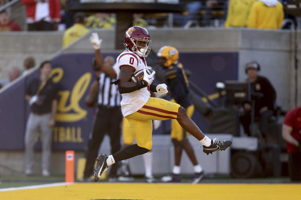Southern California running back MarShawn Lloyd (0) runs for a touchdown against California during the second half of an NCAA college football game in Berkeley, Calif., Saturday, Oct. 28, 2023. (AP Photo/Jed Jacobsohn)