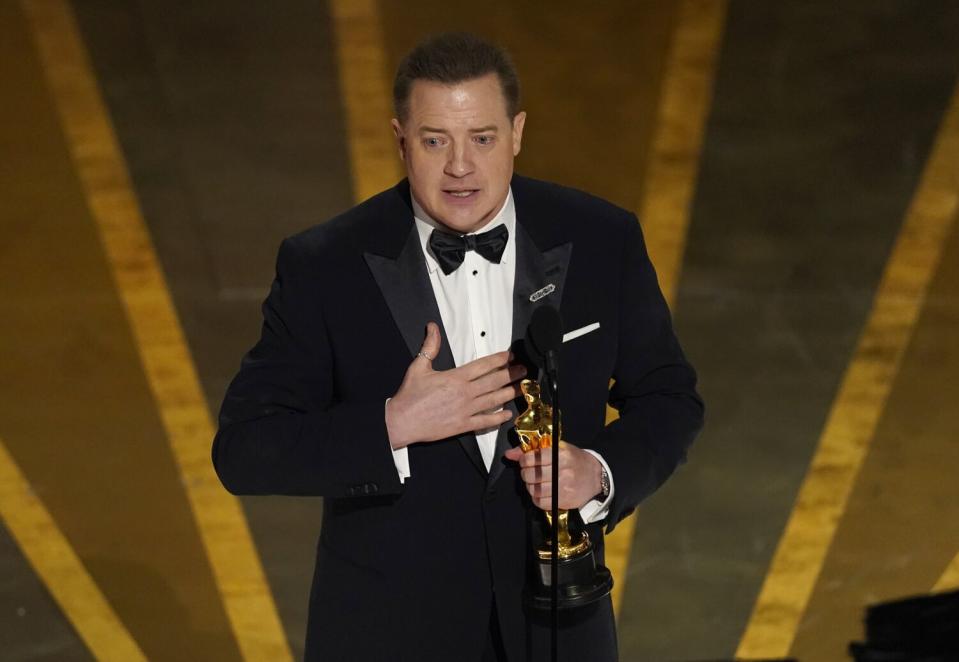 Brendan Fraser se lleva el premio a mejor actor principal.