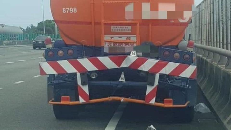 圖／翻攝自職業聯結車 大貨車 大客車 拉拉隊 運輸業 照片影片資訊分享團