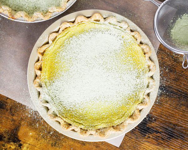 Apple Shaped Pie Crust Cutter (9.75 Round)