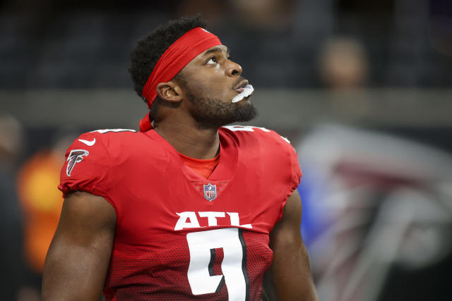 Falcons re-sign Lorenzo Carter to a two-year deal