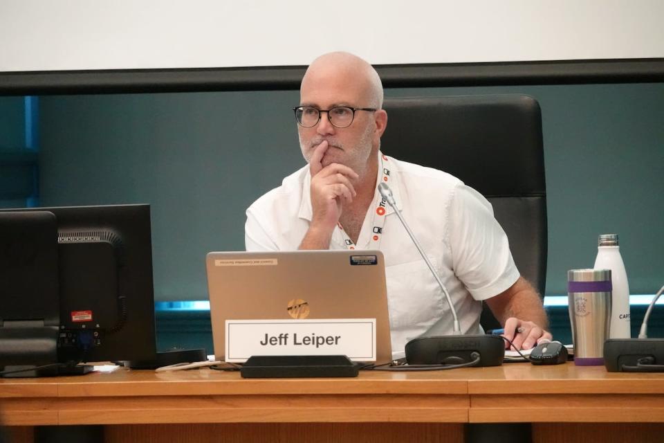 Coun. Jeff Leiper chairs Wednesday's meeting of Ottawa's planning and housing committee.