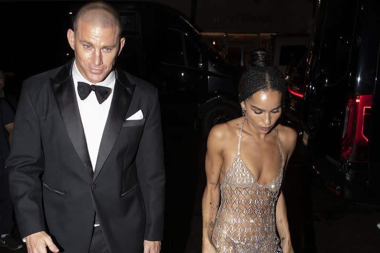 Channing Tatum y Zöe Kravitz a la salida de la gala del MET