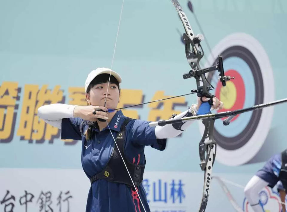 蘇芯羽身體微恙仍寫下混雙3連勝。射箭協會提供