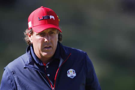 FILE PHOTO: Golf - 2018 Ryder Cup at Le Golf National - Guyancourt, France - September 30, 2018 - Team USA's Phil Mickelson during the Singles REUTERS/Charles Platiau