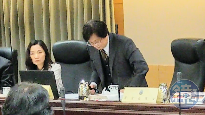 最高法院院長吳燦談及石木欽案時哽咽，隨即鞠躬道歉。