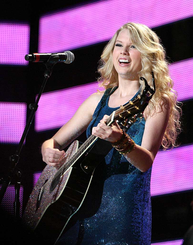 Swift Taylor CMA Fes