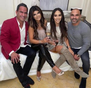 Teresa Giudice Her BF Lous Louie Ruelas Pose Couples Pic With Melissa Joe Gorga