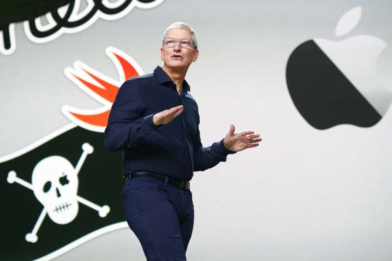蘋果公司宣布旗下電腦未來將改用蘋果自家的ARM架構處理器，圖為執行長庫克。（美聯社）