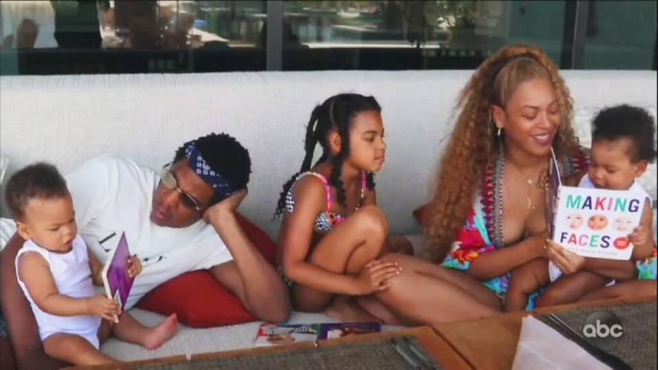 Beyoncé with JAY-Z and her childre