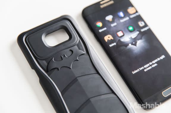 Unboxing the sleek Batman Samsung Galaxy S7 Edge and Gear VR