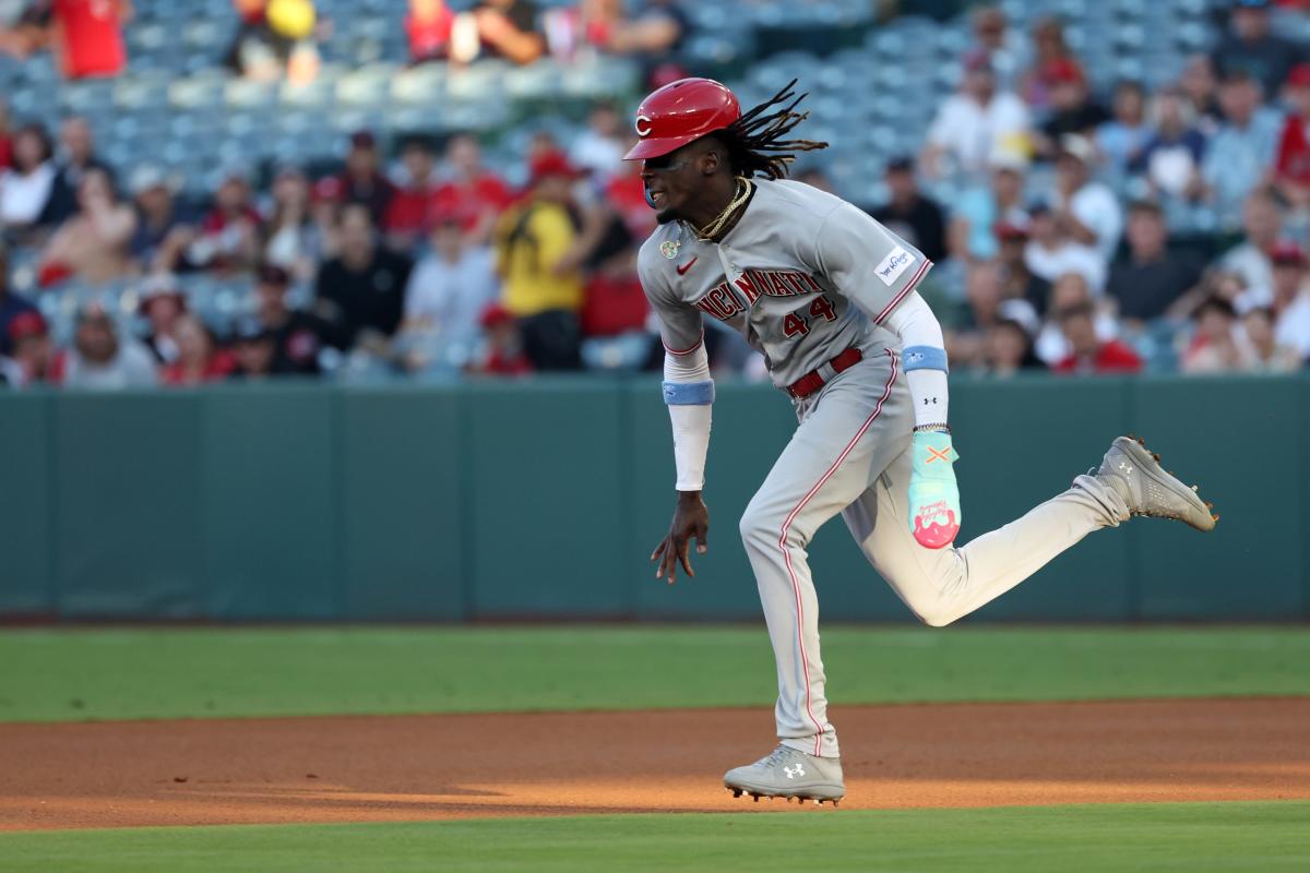 Reds rookie Elly De La Cruz makes record breaking throw during win over  Giants