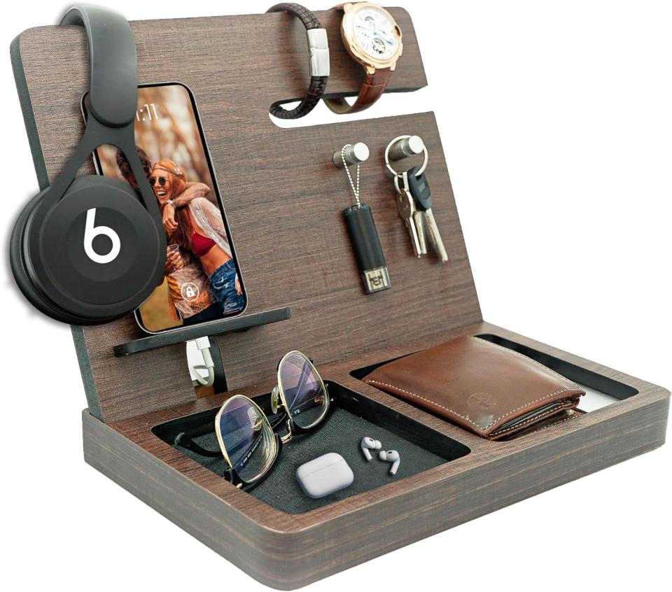 Organizador para celular, relojes, llaves, cartera y estación de carga. (Foto: Amazon)