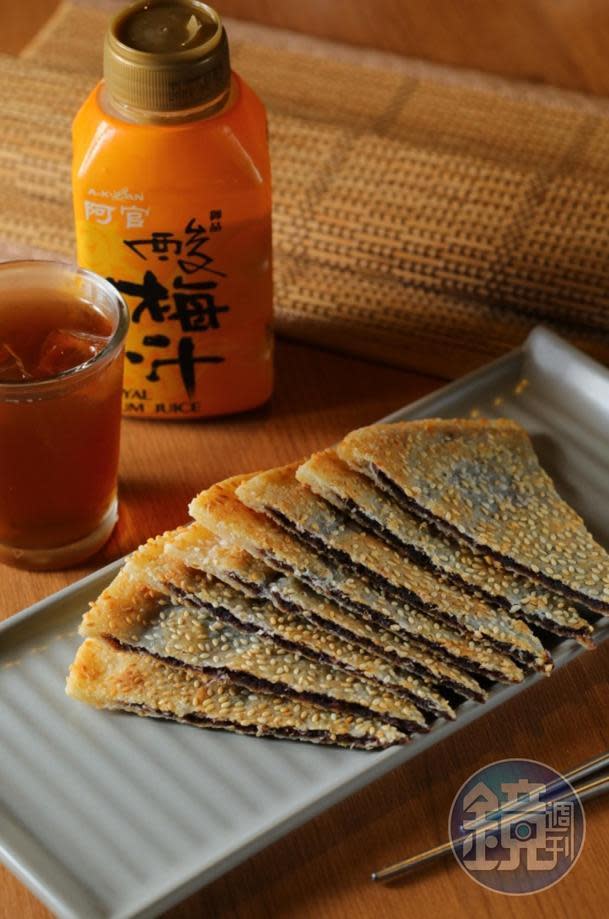 「紅豆沙鍋餅」擀得極薄，噴香卻不膩口。（130元／份）