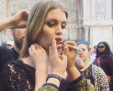 <p>Kitty Spencer marche sur les traces de sa mère Victoria Lockwood, célèbre mannequin britannique dans les années 80.<br> Crédit photo : Instagram Kitty Spencer </p>