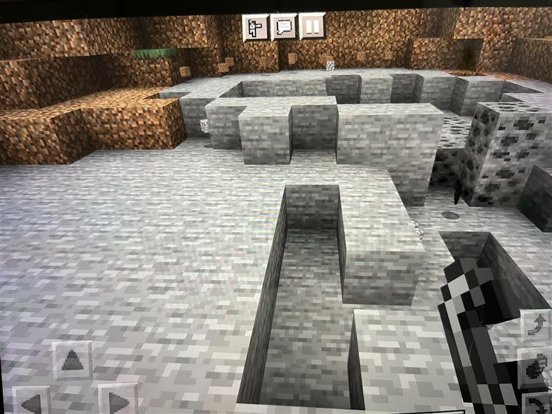 孩子沉迷於遊戲「Minecraft」讓媽媽火大。（圖／翻攝自爆怨公社）