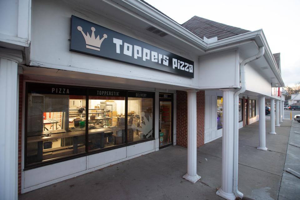 Toppers Pizza will open its first Topeka location at Plaza 21, 2613 S.W. 21st St., on Nov. 28.