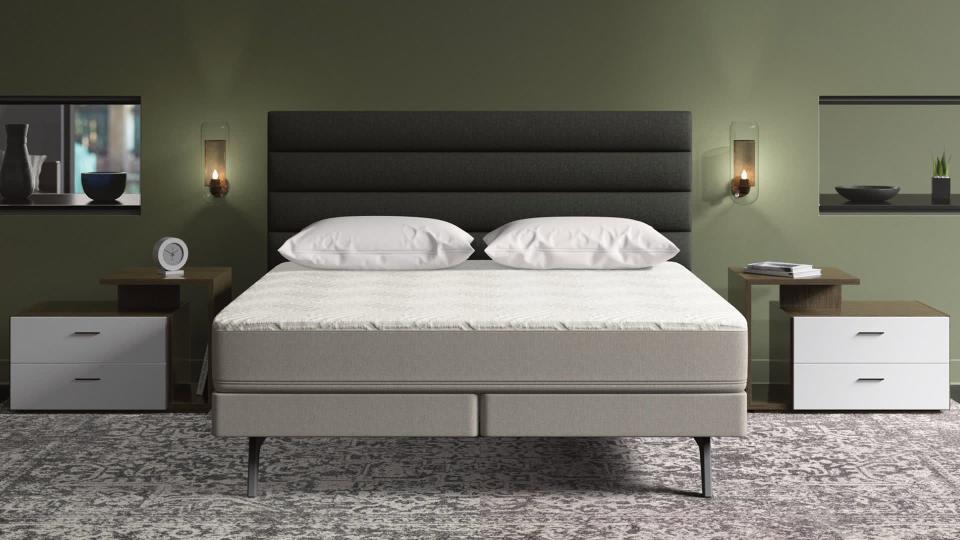 14) M7 Smart Bed (Queen)