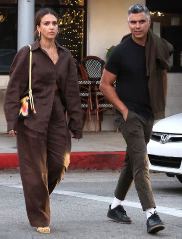 <p>APEX / MEGA</p> Jessica Alba and Cash Warren in Beverly Hills on Aug. 31