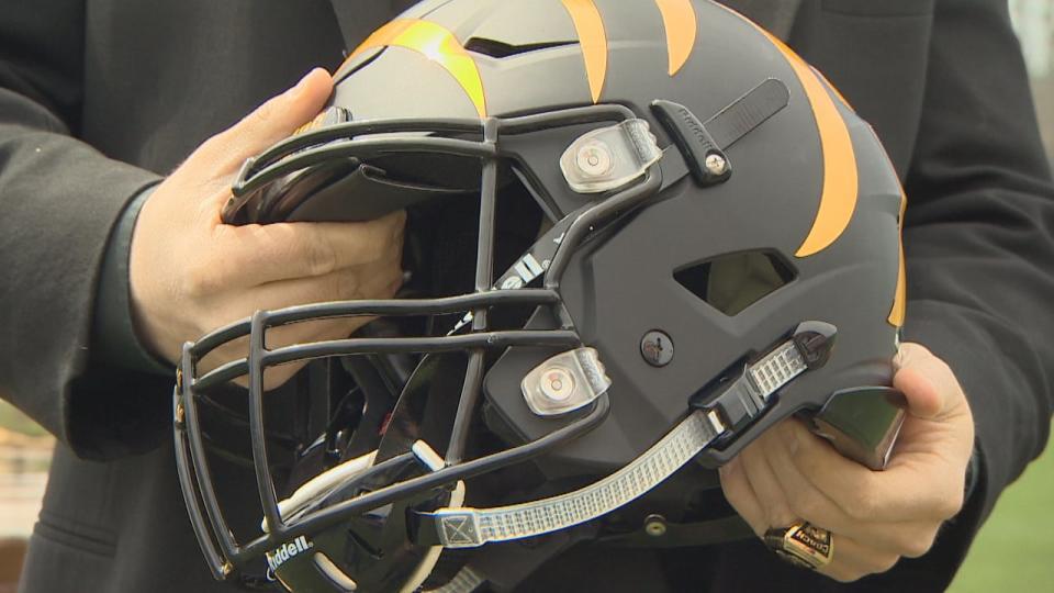 The study led by researchers at Dalhousie University uses Riddell SpeedFlex helmets equipped with sensors to measure head impacts and detect concussions. (CBC - image credit)