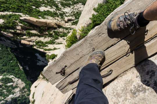 Mt Huashan China, Steep steps to the mountain top. Carved t…