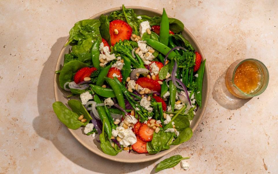 Spinach strawberry and feta salad