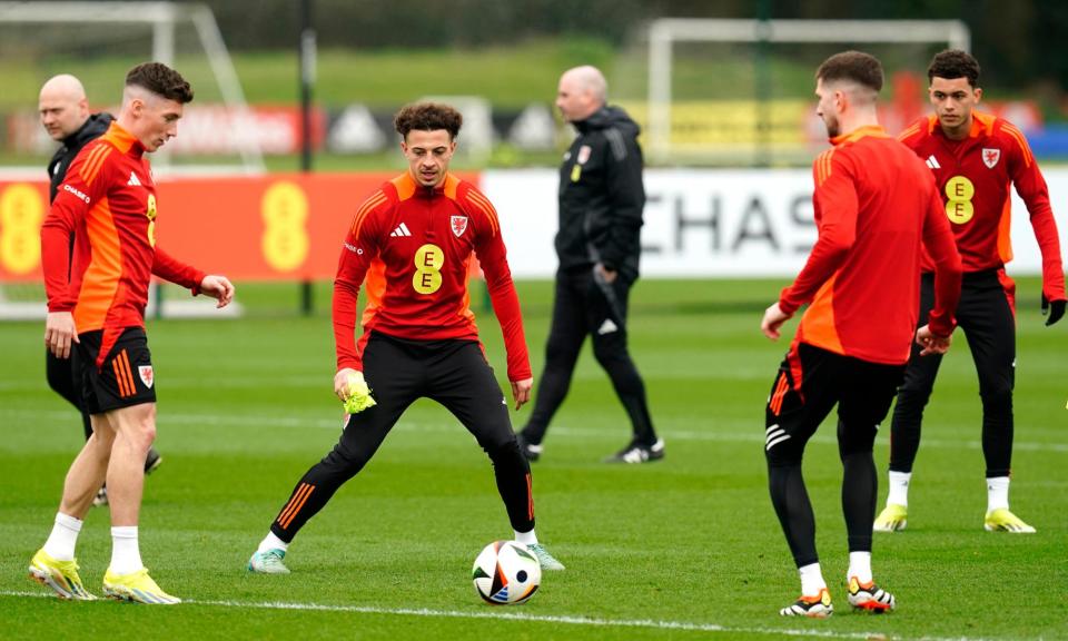 <span>Ethan Ampadu (centre) is 23 but will earn his 50th <a class="link " href="https://sports.yahoo.com/soccer/teams/wales/" data-i13n="sec:content-canvas;subsec:anchor_text;elm:context_link" data-ylk="slk:Wales;sec:content-canvas;subsec:anchor_text;elm:context_link;itc:0">Wales</a> cap against Finland on Thursday.</span><span>Photograph: Nick Potts/PA</span>