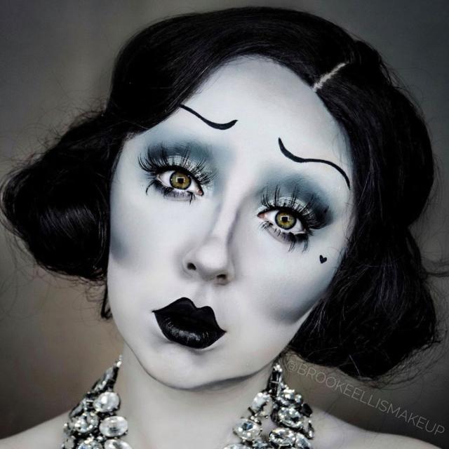 32 Easy Halloween Costumes You Can Do With Just Makeup