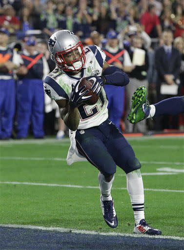 New England Patriots strong safety Malcolm Butler (21) intercepts a pass intended for Seattle Seahawks wide receiver Ricardo Lockette during the second half of NFL Super Bowl XLIX football game Sunday, Feb. 1, 2015, in Glendale, Ariz. (AP Photo/Kathy Willens)