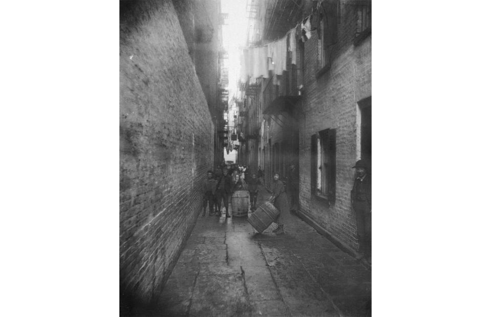 <p>Jacob A. Riis/Museum of the City of New York/Getty Images</p>