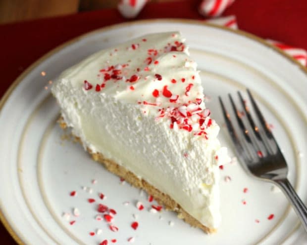 <p><a href="https://www.thebakingchocolatess.com/holiday-white-chocolate-peppermint-cheesecake-mousse-pie/" rel="nofollow noopener" target="_blank" data-ylk="slk:The Baking ChocolaTess;elm:context_link;itc:0;sec:content-canvas" class="link ">The Baking ChocolaTess</a></p>