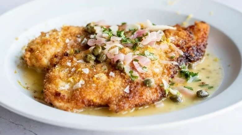 Chicken piccata in a bowl 