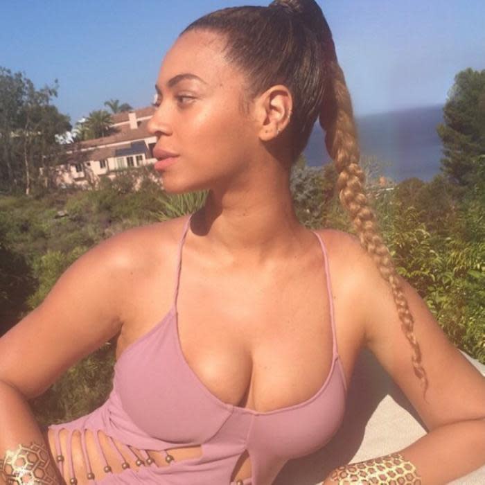 ¿Una demanda por valor de millones? Pffft, ¡eso no me va a malograr el verano!, parece que pensó Beyoncé y, en medio de las acusaciones de plagio, colgó en Instagram una foto como prueba de que, a pesar de las complicaciones judiciales, sigue disfrutando a tope de la vida. (Foto: Instagram/Beyoncé)