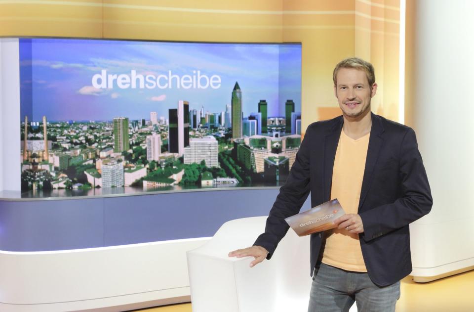 Von 2015 bis 2020 war Tim Niedernolte Hauptmoderator bei der "drehscheibe". Inzwischen ist der 44-Jährige nur noch vertretungsweise im Einsatz. (Bild: ZDF / Rico Rossival)