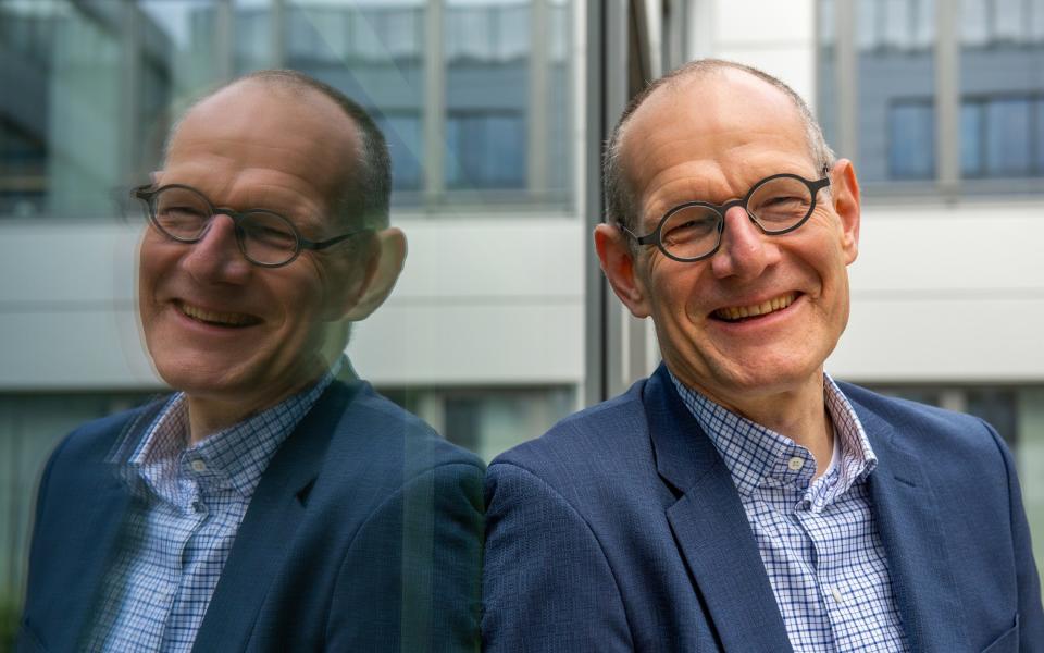  Chief Executive of Siemens Healthineers Bernd Montag photographed at Siemens company headquarters in Erlangen, Germany - Craig Stennett