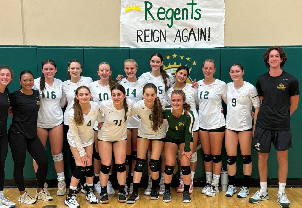 The La Reina girls volleyball team clinched the outright Tri-Valley League title with a sweep of Foothill Tech on Thursday night.